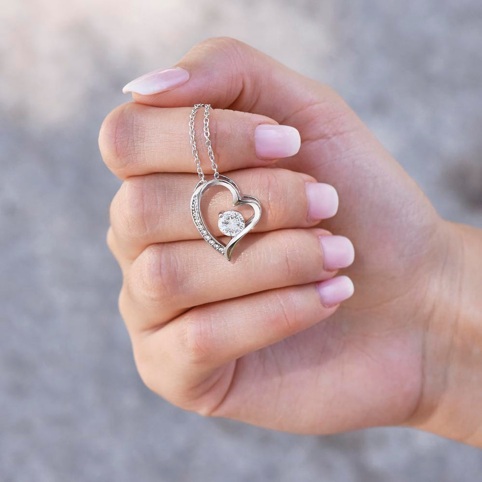 💖 Forever Love Necklace – Heart Pendant Gift | A Symbol of Eternal Love & Connection ✨
