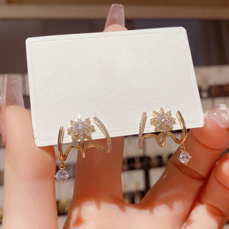 ✨ Sparkling Claw Cuff Earrings | Elegant Dangling Gem Design